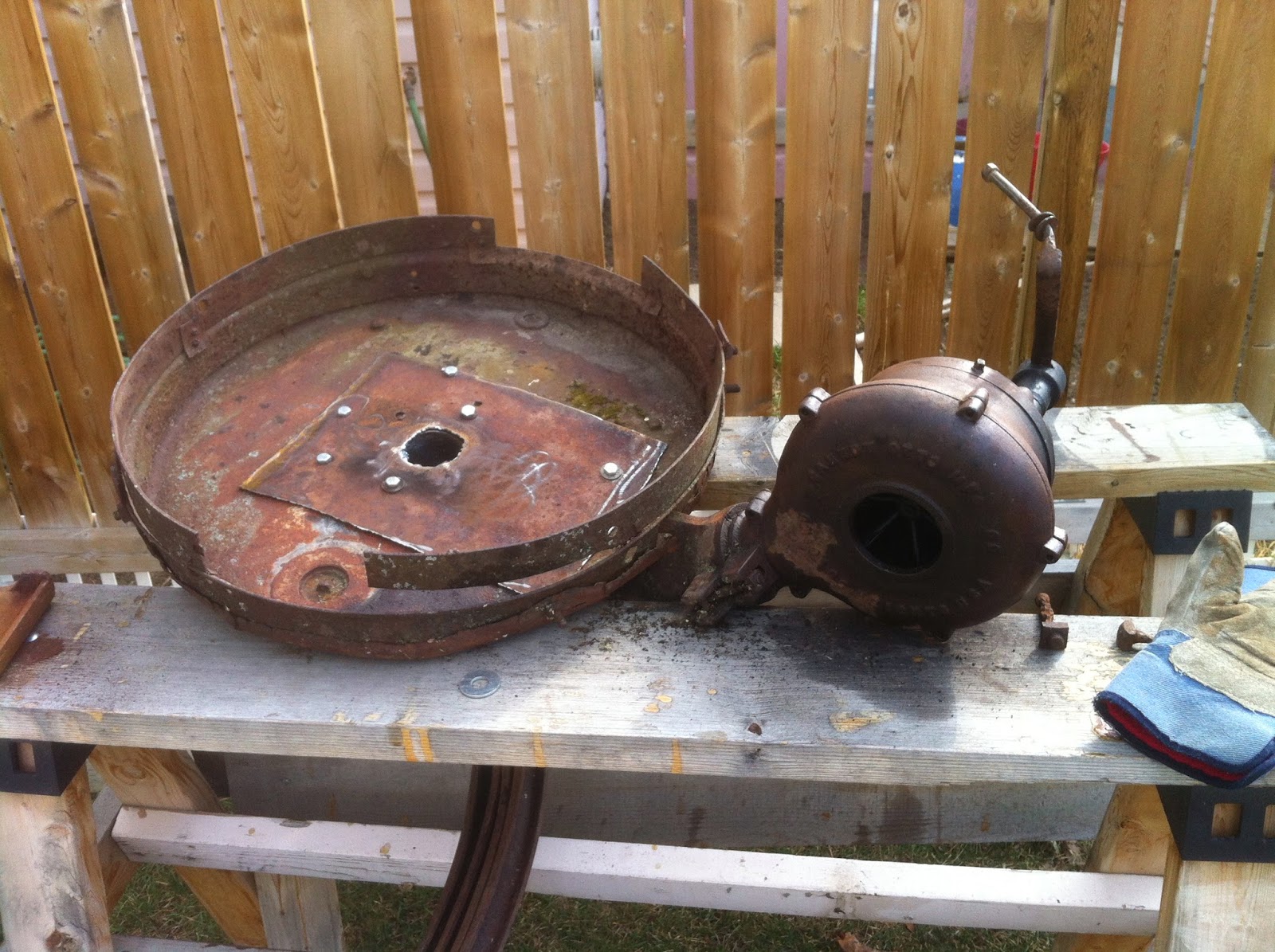 Arm Strong Tools: Canedy Otto forge blower restoration Part 1